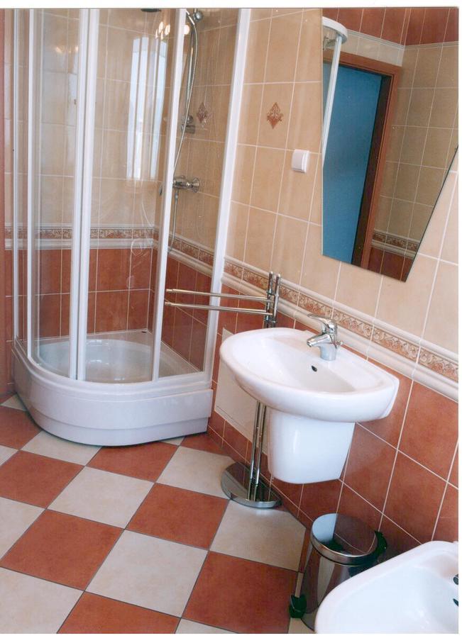 Gosciniec Tombor Aparthotel Катовице Екстериор снимка